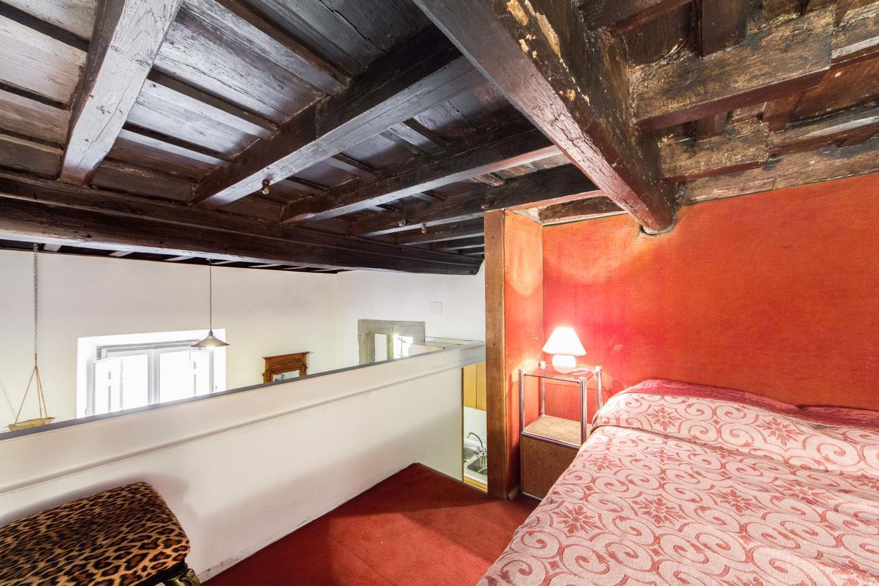 (120 M²), 2 Schlafzimmer Und 1 Eigene Badezimmer In Navona Apartment Rom